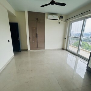 Room in 3.5 BHK Apartment at Bestech Park View City 2, Sector 49 – for Rent