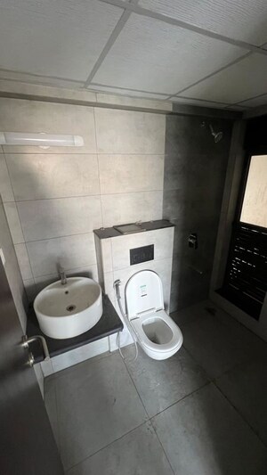Bathroom in 2 BHK Apartment at Mahindra Alcove, Chandivali – for Rent