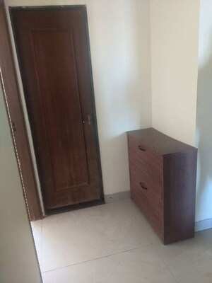 Room in 2 BHK Apartment at Vanamali CHS, Chembur – for Rent