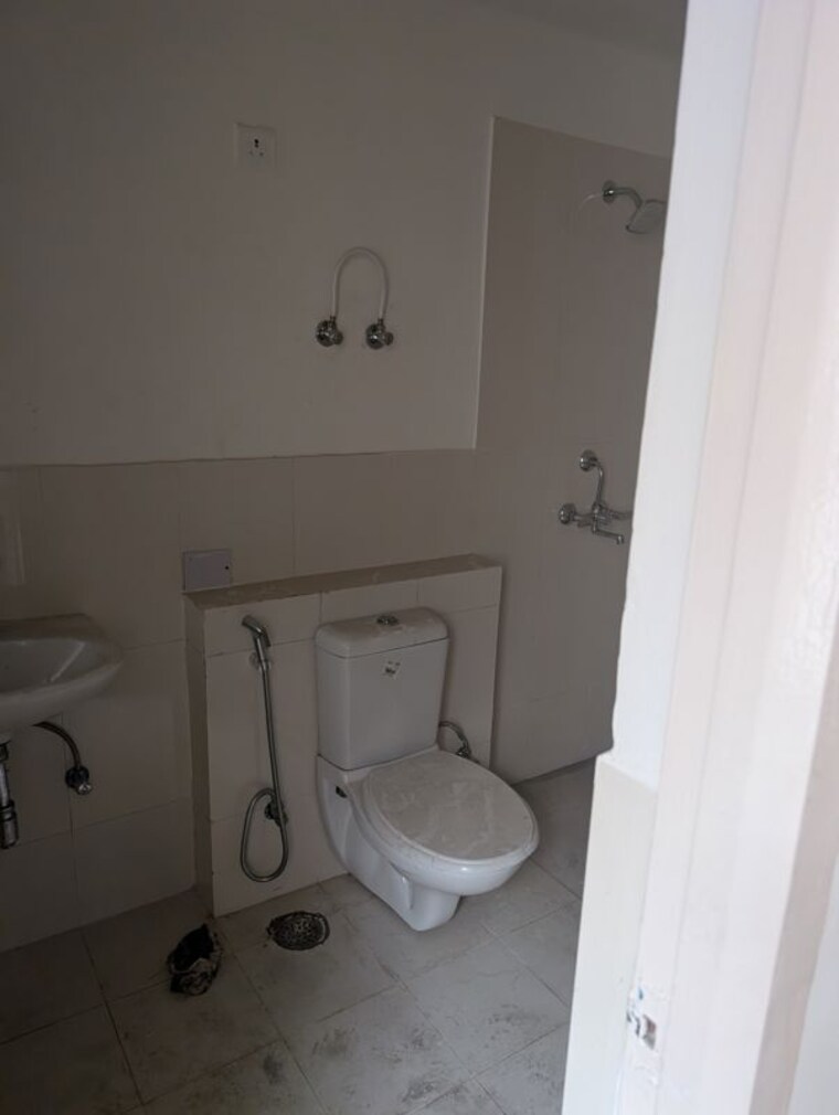 Bathroom, jaypee-klassic-arcade 3 Bedroom 1565 Sq.Ft. Apartment In Sector 134 Noida 10757207