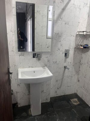 Bathroom in 1 BHK Builder Floor at Sector 51 – for Rent