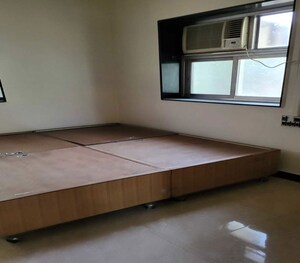 Room in 1 BHK Apartment at Dadar East – for Rent