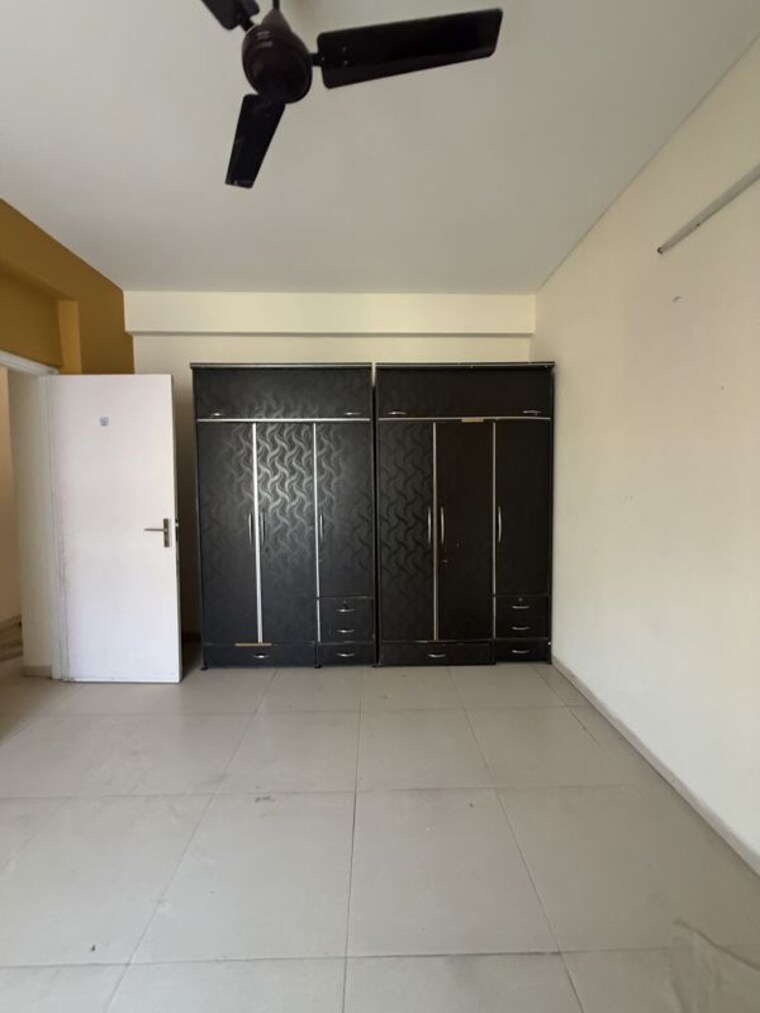 Room, vatika-india-next 2 Bedroom 180 Sq.Yd. Builder Floor In Sector 82 Gurgaon 10757325