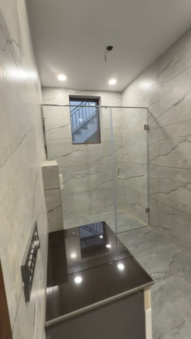 Bathroom, dugri 6 Bedroom 400 Sq.Yd. Independent House In Dugri Ludhiana 10757338