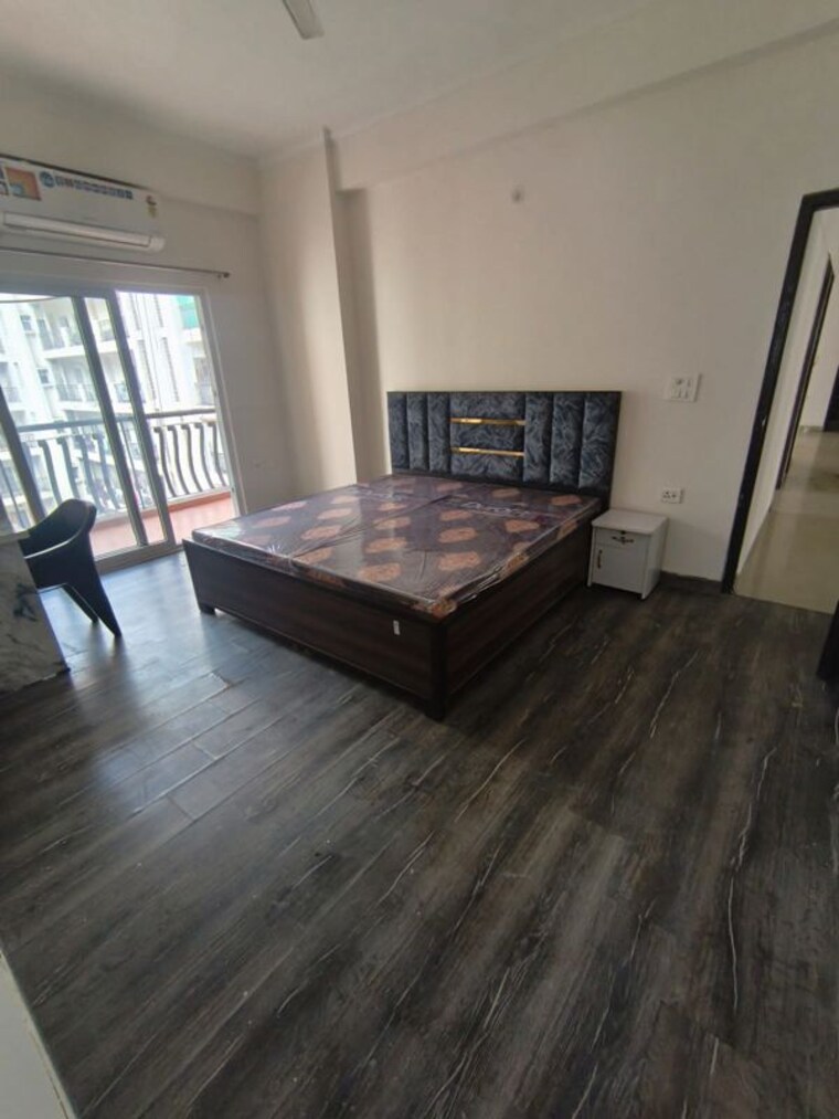 Living Room, antriksh-golf-view 3 Bedroom 1910 Sq.Ft. Apartment In Sector 78 Noida 10757412