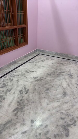 Room in 2 BHK Villa at Kendriy Vihar, Jankipuram – for Rent