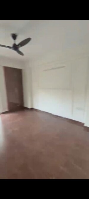 Room in 3 BHK Apartment at VVIP Addresses, Raj Nagar Extension – for Rent
