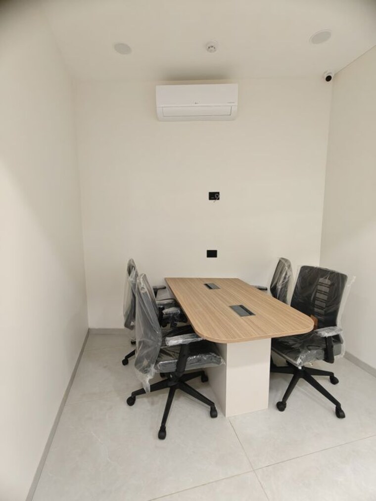 Team Area, shivalik-sharda-harmony Commercial Office Space 5620 Sq.Ft. In Panjrapole Ahmedabad 10757530