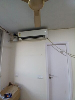 Furnished Amenities in Studio Apartment at Hiranandani Estate, Ghodbunder Road – for Rent
