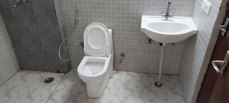 Bathroom, sector 107 2 Bedroom 1195 Sq.Ft. Apartment In Sector 107 Noida 10757583