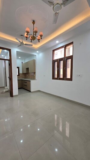 Room in 3 BHK Apartment at Ambedkar Nagar – for Rent
