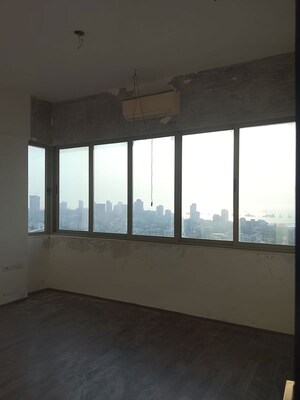 Room in 3 BHK Apartment at Sheth Beau Pride, Bandra West – for Rent