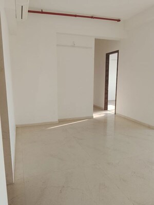 Room in 3 BHK Apartment at Sheth Beau Pride, Bandra West – for Rent