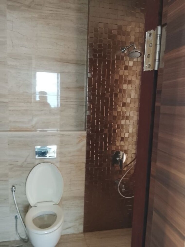 Bathroom, sheth-beau-pride 3 Bedroom 1375 Sq.Ft. Apartment In Bandra West Mumbai 10757586