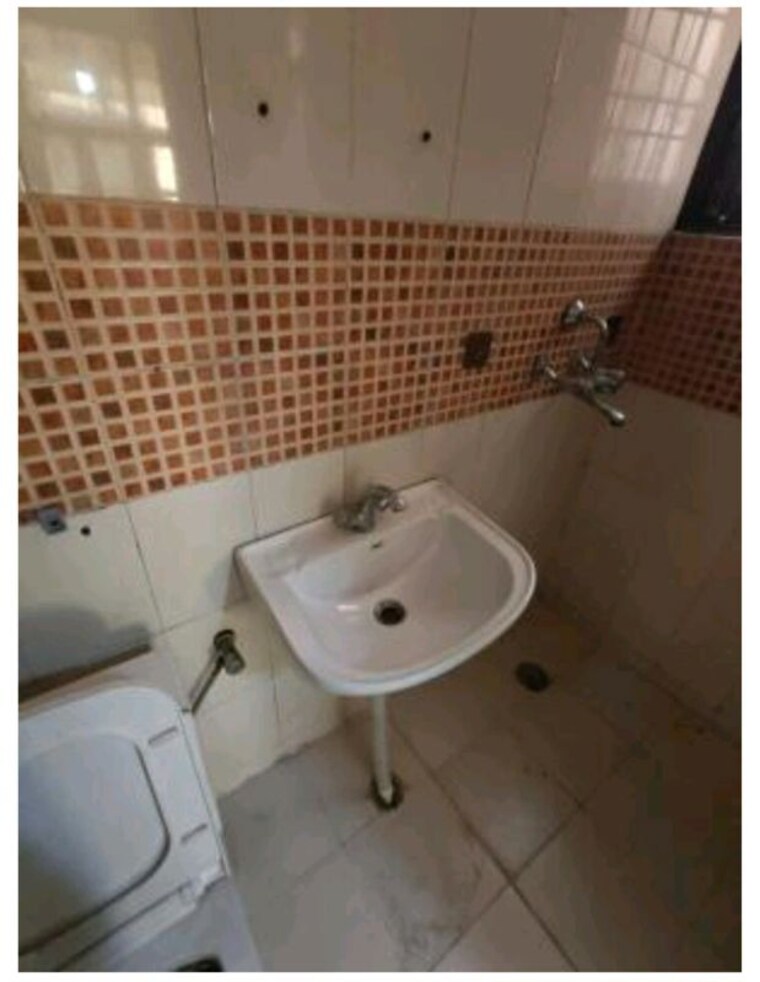 Bathroom, emenox-brave-hearts 2 Bedroom 1300 Sq.Ft. Apartment In Raj Nagar Extension Ghaziabad 10757612
