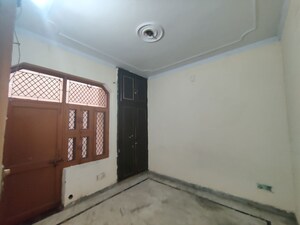 Room in 3 BHK Builder Floor at Green Fields Colony – for Rent