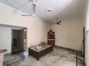 Room in 3 BHK Builder Floor at Green Fields Colony – for Rent