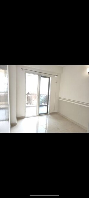 Room in 2 BHK Apartment at Signature Global The Roselia, Sector 95a – for Sale