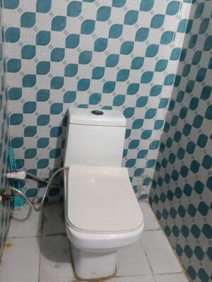 Bathroom in 1 BHK Apartment at Sector 16b Dwarka – for Rent