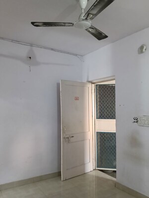 Room in 1 BHK Apartment at Sector 16b Dwarka – for Rent