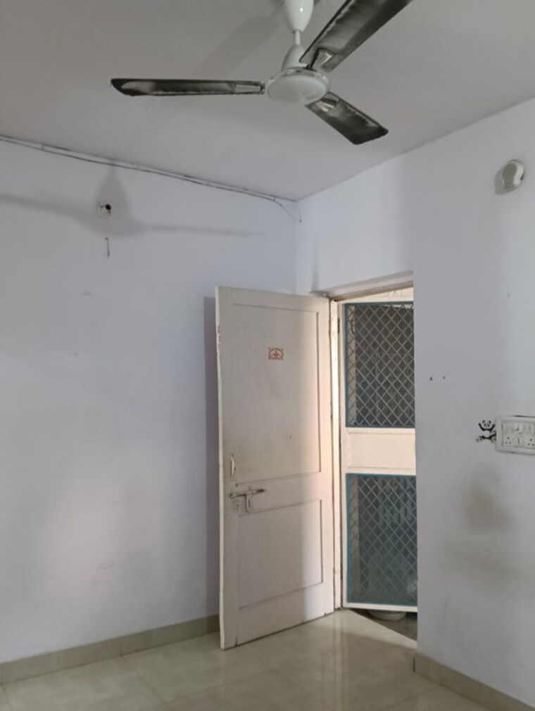Room, sector 16b dwarka 1 Bedroom 850 Sq.Ft. Apartment In Sector 16b Dwarka Delhi 10757646