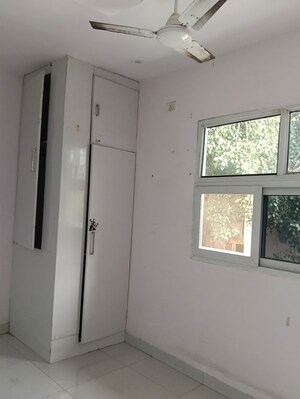 Room in 1 BHK Apartment at Sector 16b Dwarka – for Rent