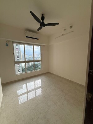 Room in 2 BHK Apartment at Lodha Amara, Kolshet Road – for Rent