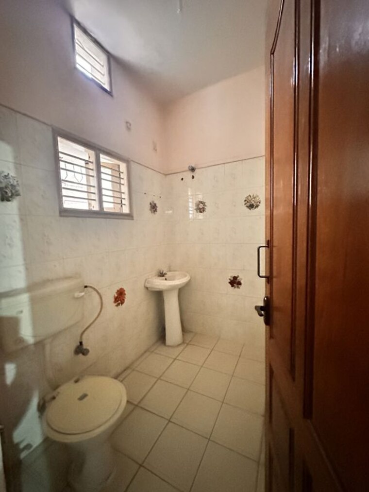 Attached Bathroom, banashankari 3 Bedroom 1200 Sq.Ft. Independent House In Banashankari Bangalore 10757659