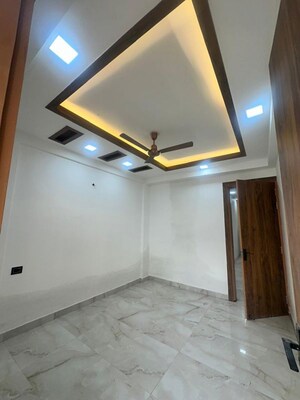 Room in 3 BHK Builder Floor at Lucky The Palm Valley, Sector 1 Greater Noida – for Sale