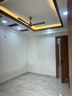 Room in 3 BHK Builder Floor at Lucky The Palm Valley, Sector 1 Greater Noida – for Sale
