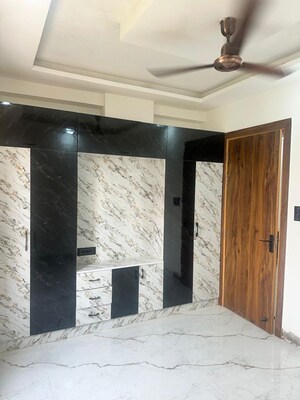 Kitchen in 3 BHK Builder Floor at Lucky The Palm Valley, Sector 1 Greater Noida – for Sale