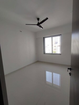 Room in 2 BHK Apartment at Amber Classic, Baner – for Rent