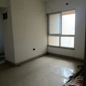 Room in 1 BHK Apartment at Dahisar East – for Rent
