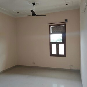 4 BHK Apartment For Rent in Arun Vihar Sector 37, Sector 37