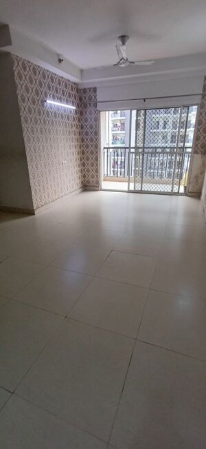 Room in 3 BHK Apartment at Sector 76 – for Rent