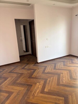 Room in 3 BHK Apartment at ACE Parkway, Sector 150 – for Rent
