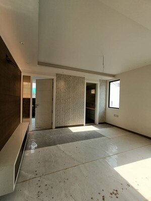 Room in 3 BHK Builder Floor at Pitampura – for Sale