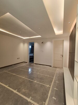 Room in 3 BHK Builder Floor at Pitampura – for Sale