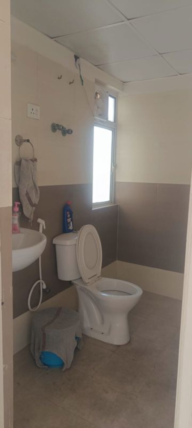 Bathroom, sector 78 3 Bedroom 1700 Sq.Ft. Apartment In Sector 78 Noida 10757783