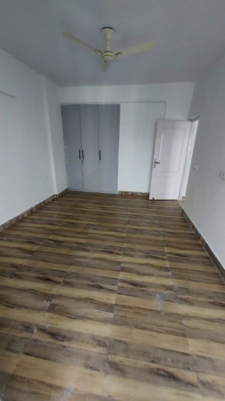 Room, sector 78 3 Bedroom 1700 Sq.Ft. Apartment In Sector 78 Noida 10757783