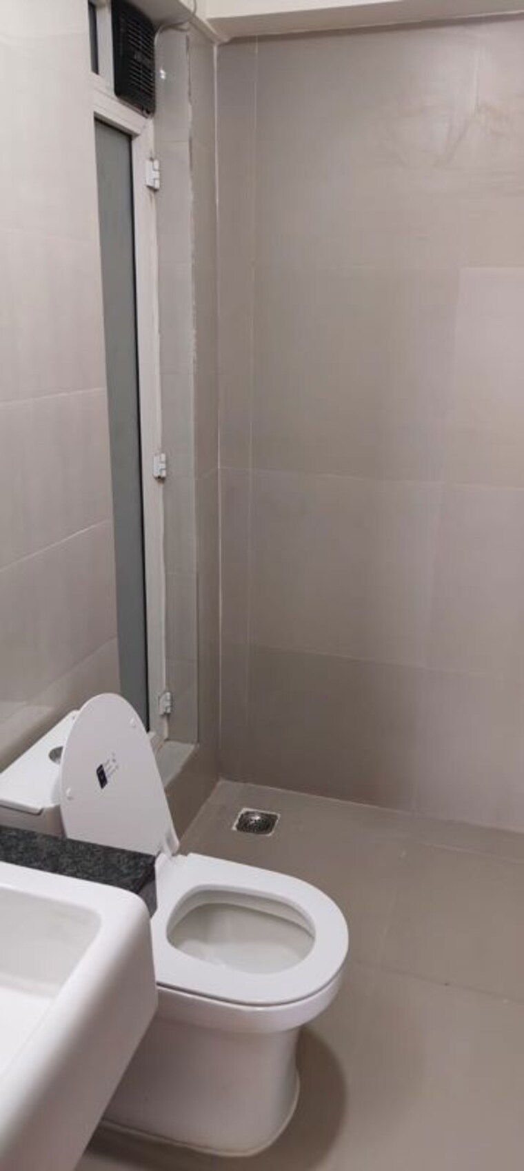 Bathroom, one-indiabulls-thane-1 3 Bedroom 1140 Sq.Ft. Apartment In Pokhran Road No One Thane 10757789