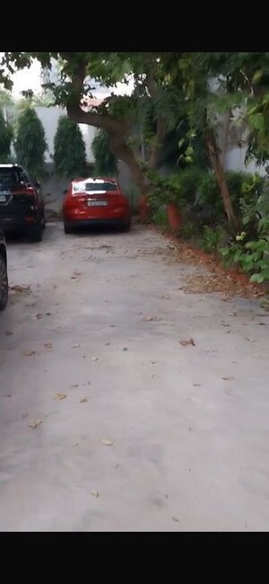 Parking in 6+ BHK Independent House at Sector 14 – for Sale