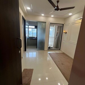 2 BHK Apartment For Rent in Mahavir Kalpavruksha, Ghodbunder Road