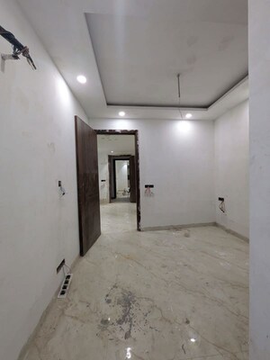 Room in 2 BHK Builder Floor at Neb Sarai – for Rent