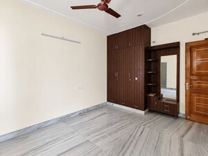 Room in 3 BHK Independent House at Delta Ii Greater Noida – for Rent