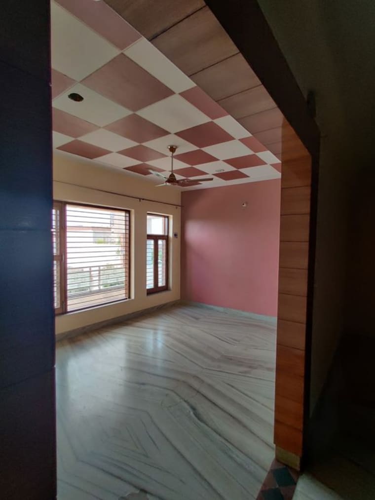 Room, delta ii greater noida 3 Bedroom 200 Sq.Yd. Independent House In Delta Ii Greater Noida Greater Noida 10757861