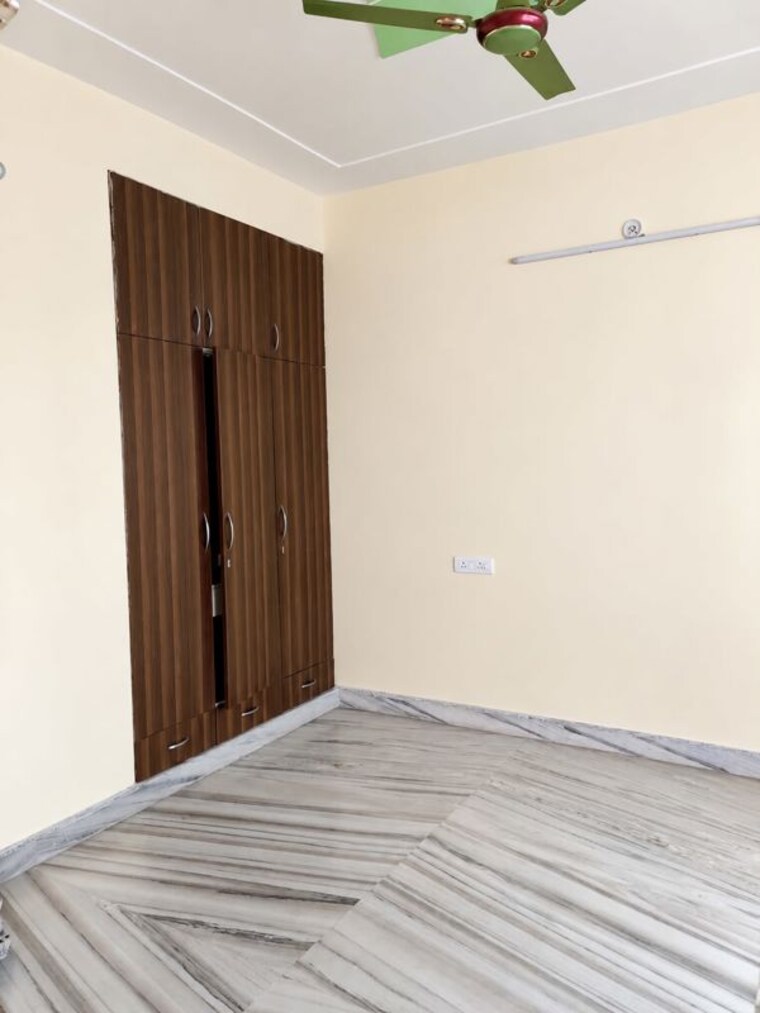 Room, delta ii greater noida 3 Bedroom 200 Sq.Yd. Independent House In Delta Ii Greater Noida Greater Noida 10757861