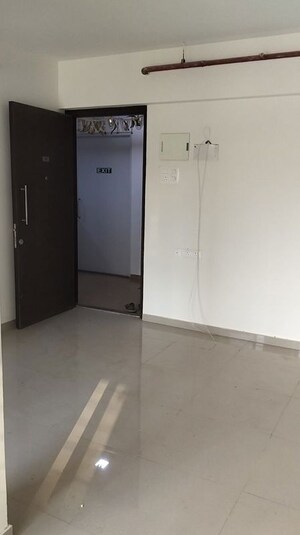 Room in 1 BHK Apartment at Raunak Bliss, Ghodbunder Road – for Rent