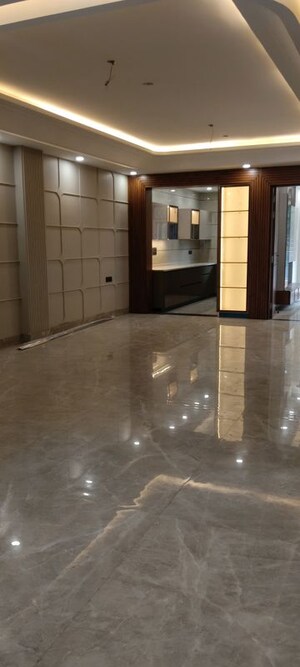 Kitchen in 3 BHK Builder Floor at Sector 28 – for Sale