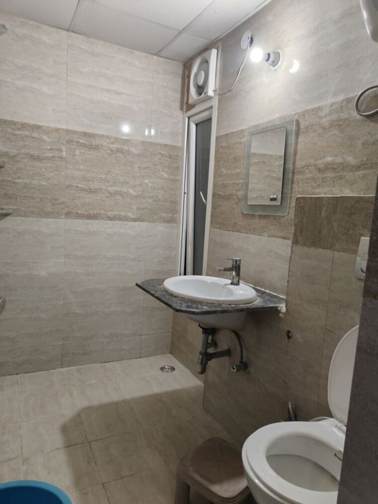 Bathroom, supertech-the-romano 2 Bedroom 1020 Sq.Ft. Apartment In Sector 118 Noida 10757866